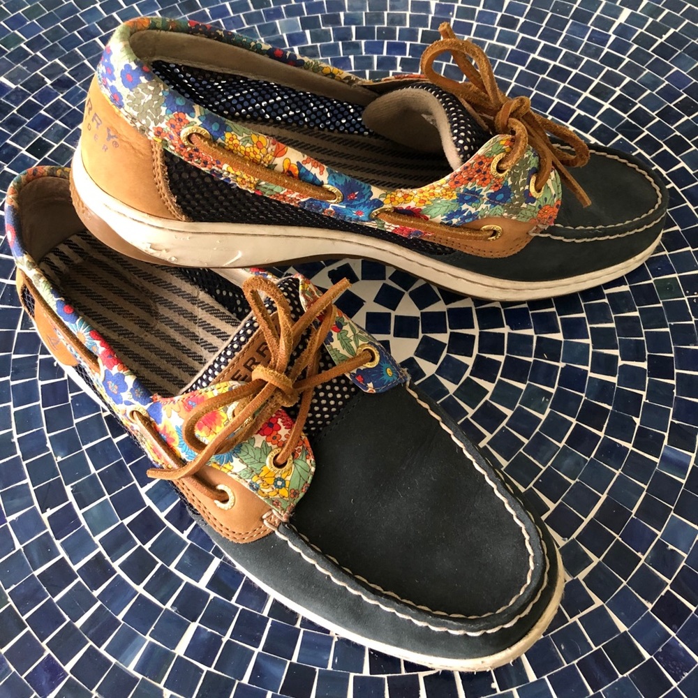 Floral Sperry Boat Shoe in EXCELLENT condition!